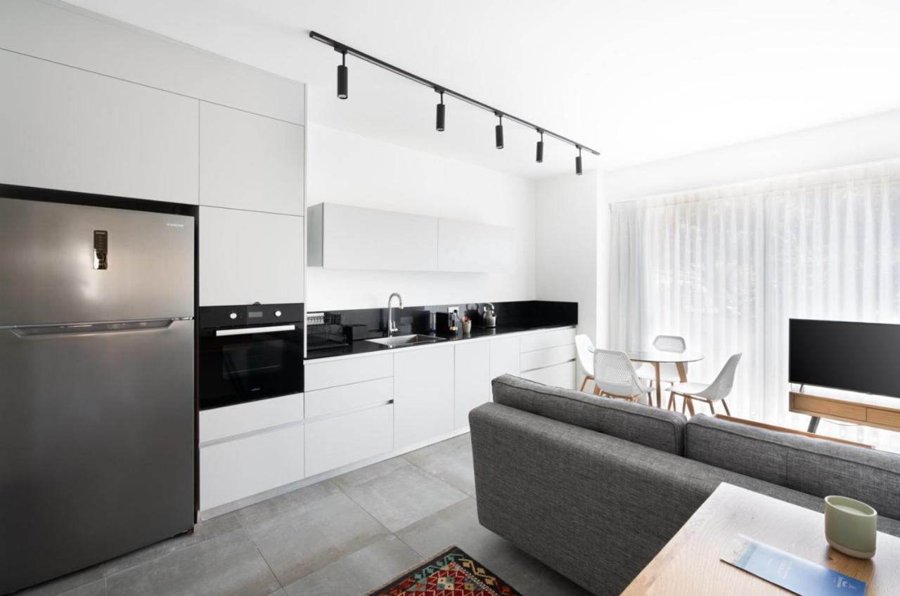 Yefet - By Beach Apartments Tlv Tel Aviv Exterior foto